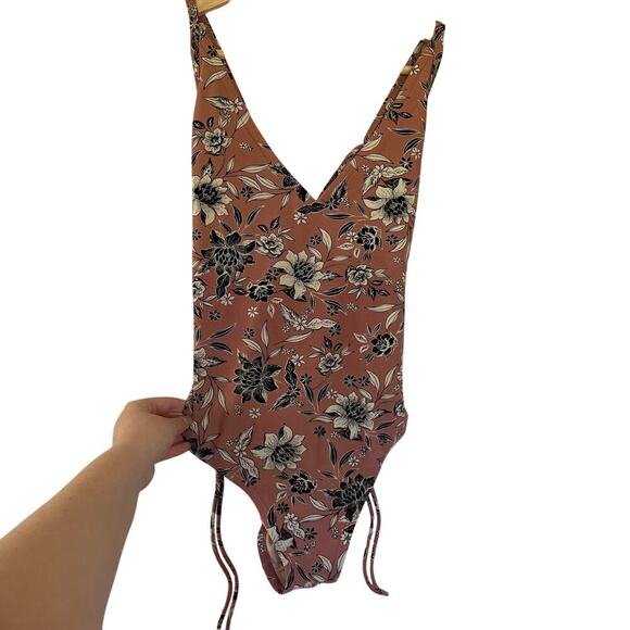 Kona Sol dusty pink v-neck racerback one piece swimsuit ruched sides women's M - Picture 1 of 7